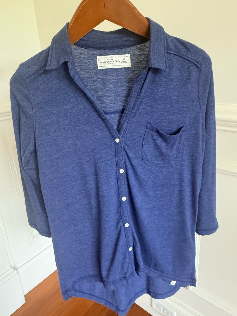 Abercrombie & Fitch Women’s Shirt Navy Blue Casual A&F Button-Down Shirt Size XS